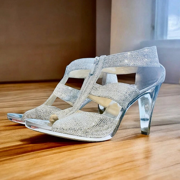 Michael Kors | Berkley T-Strap Dress Sandals (9.5) - Picture 3 of 11